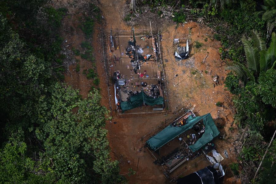 Los mineros ilegales continúan devastando las reservas indígenas más amenazadas de Brasil