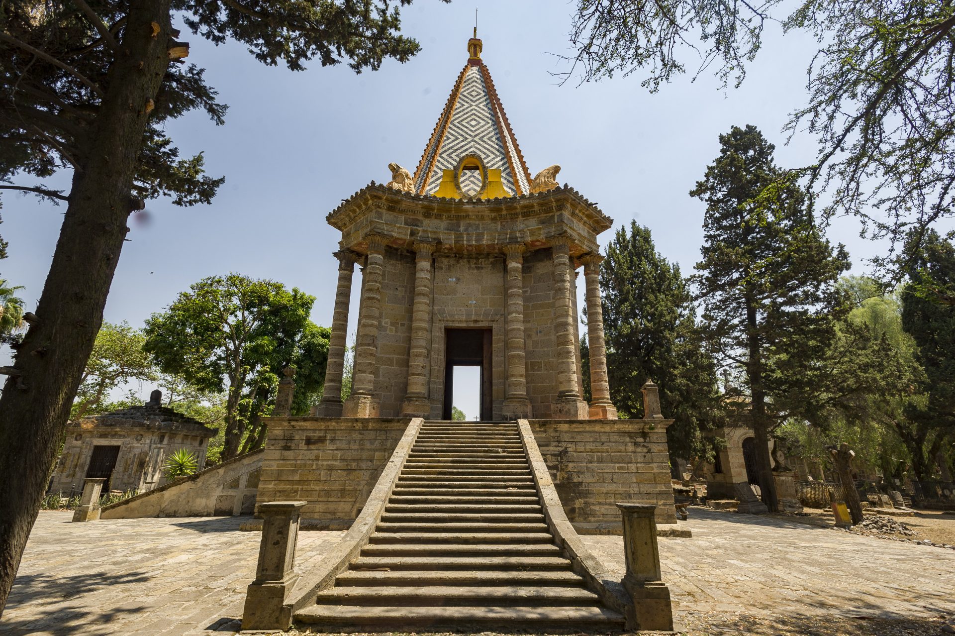 El Panteón de Belén, un viaje único a través del necro turismo en Guadalajara