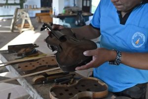 678-9-CULTURA_Violines_ AIZAR RALDES _ AFP