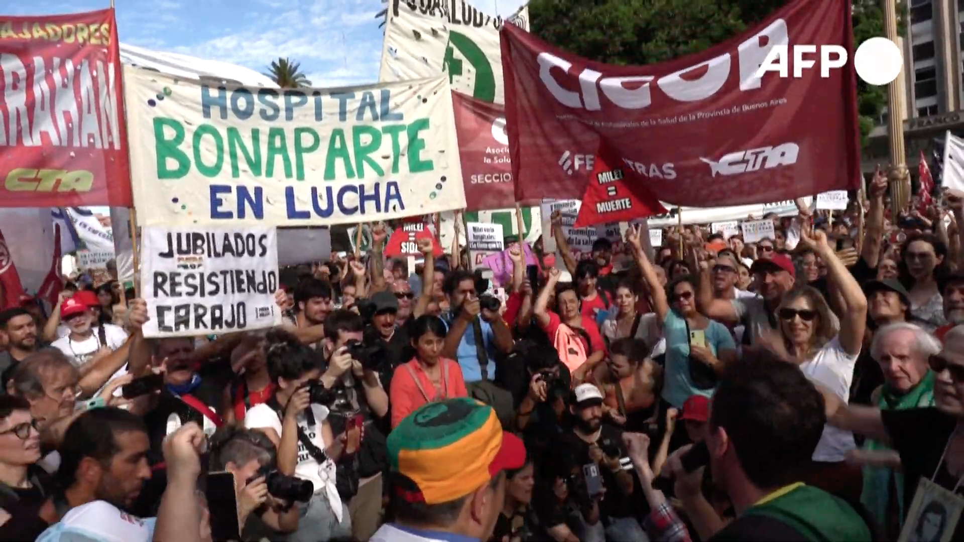 El sector sanitario marcha en Buenos Aires en defensa de la salud pública