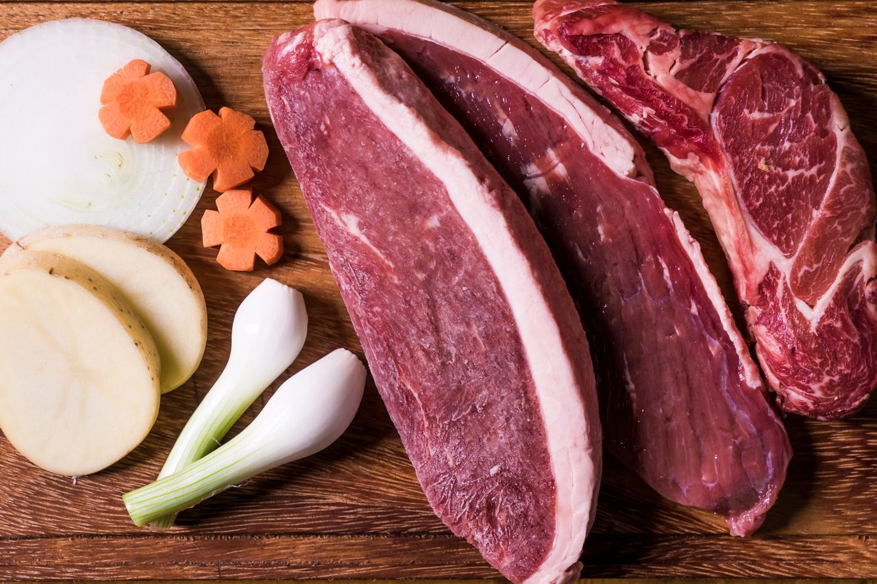 El consumo elevado de proteínas no es saludable, concluye una revisión científica